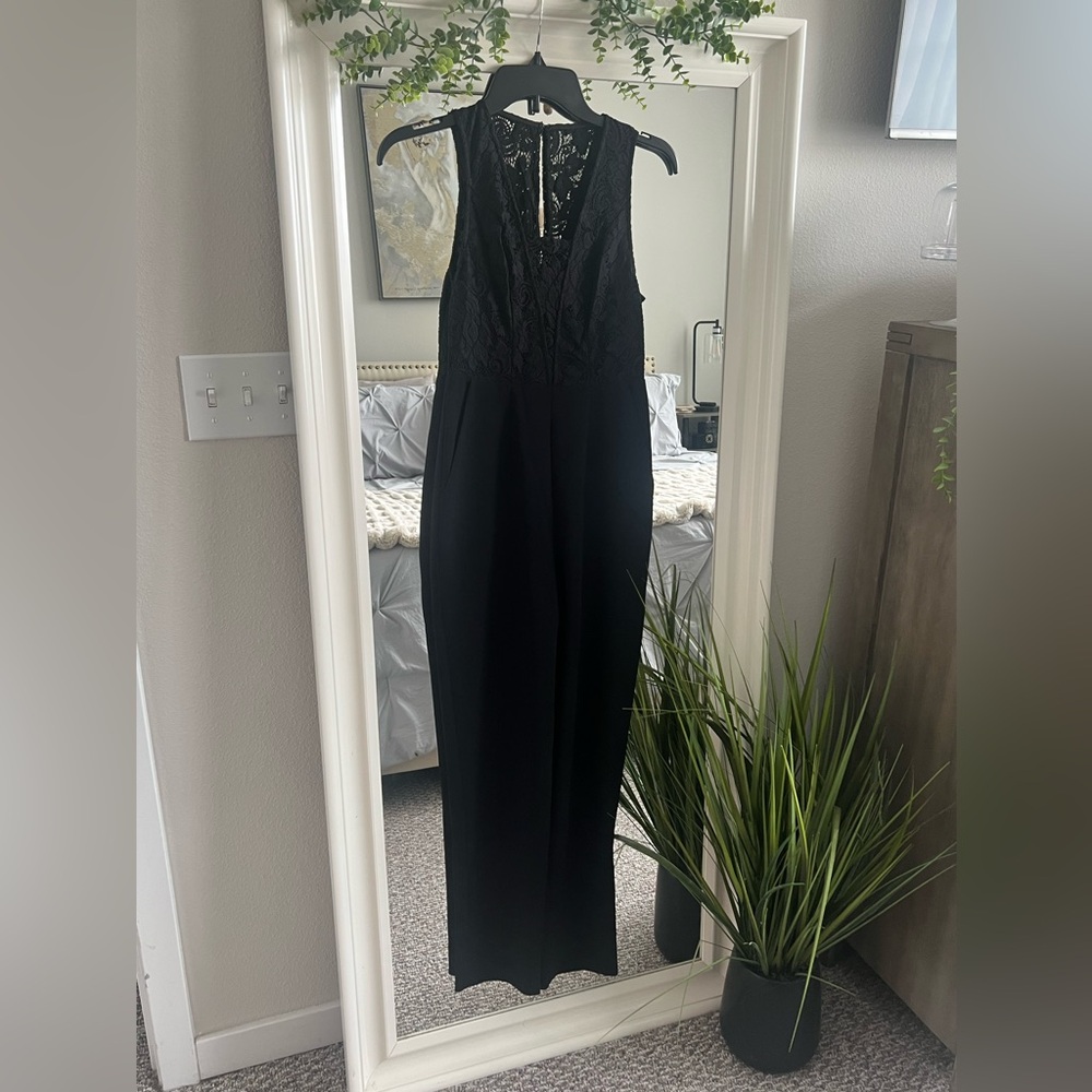BCBGeneration Black Lace sleeveless Jumpsuit SZ 0